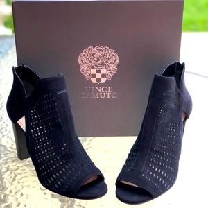 💕 NEW 💕 Vince Camuto Cranita Suede Open Toe Bootie